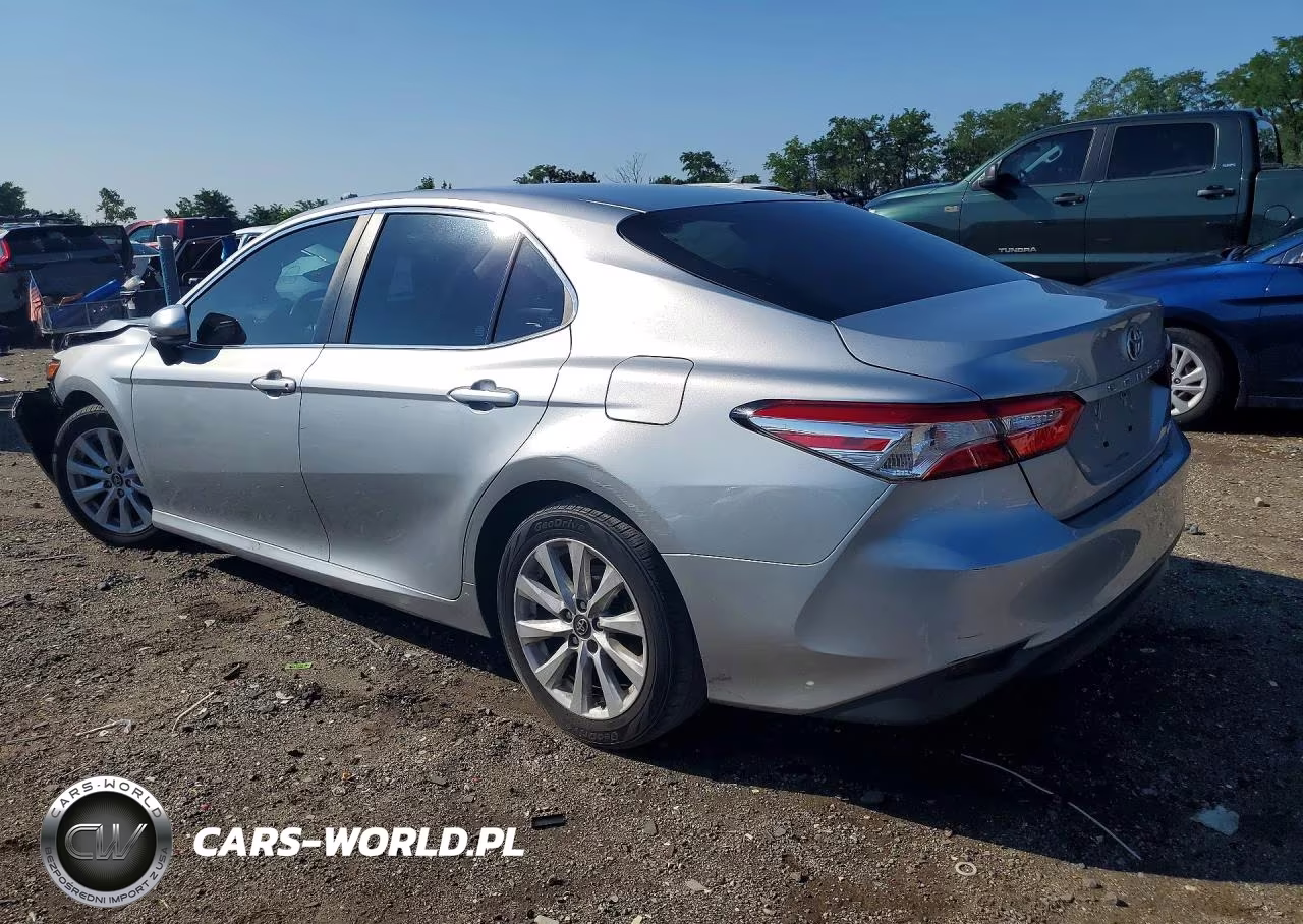 2018 Toyota Camry VIN:4T1B11HK7JU609075 - 2