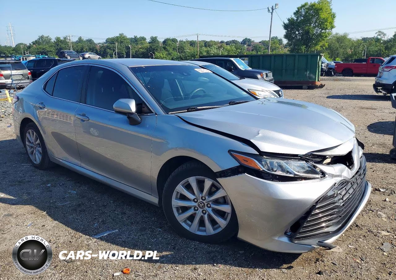 2018 Toyota Camry VIN:4T1B11HK7JU609075 - 4