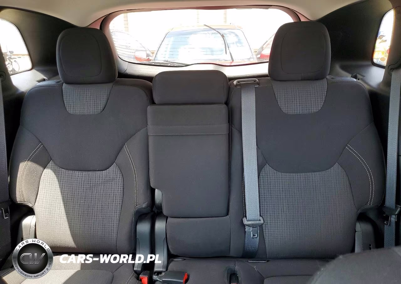 2015 Jeep Cherokee Latitude VIN:1C4PJMCB3FW789573 - 10