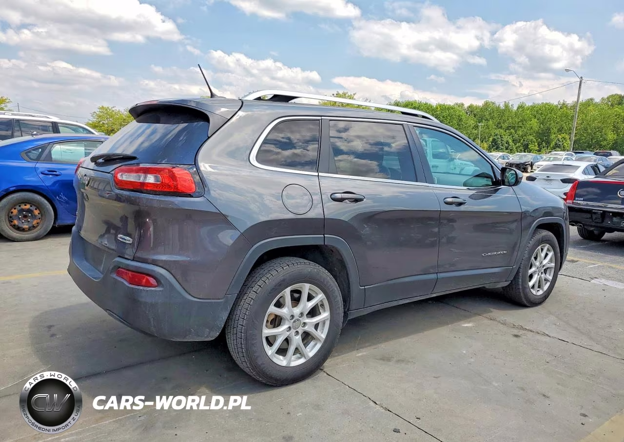 2015 Jeep Cherokee Latitude VIN:1C4PJMCB3FW789573 - 3