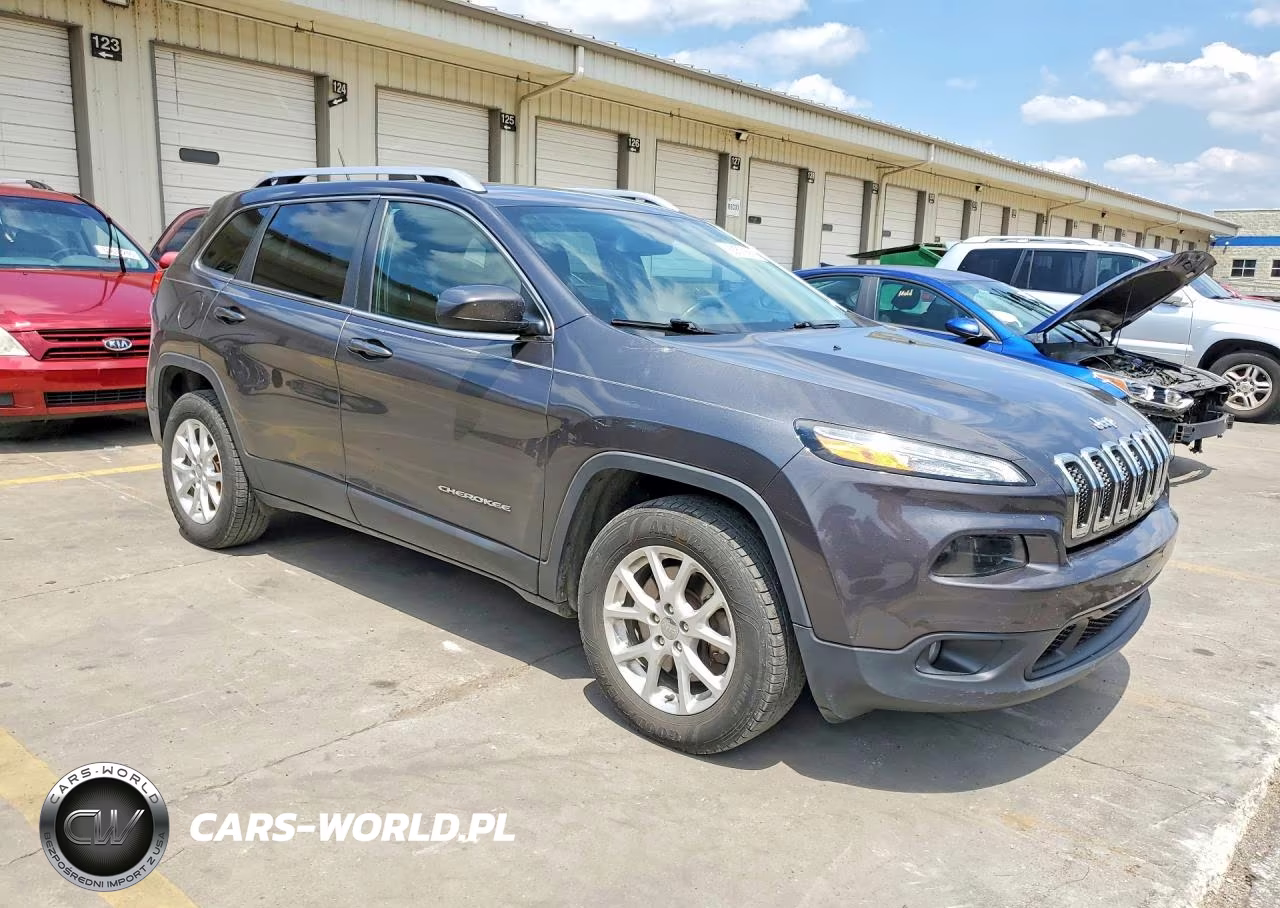 2015 Jeep Cherokee Latitude VIN:1C4PJMCB3FW789573 - 4