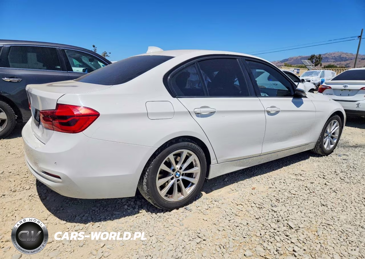 2017 BMW 320 I VIN:WBA8E1G36HNU17368 - 3
