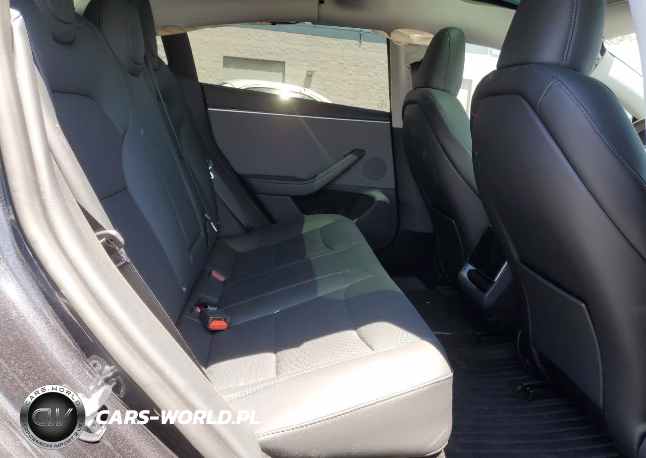 2025 Tesla Model 3 VIN:5YJ3E1EA3SF974758 - 10
