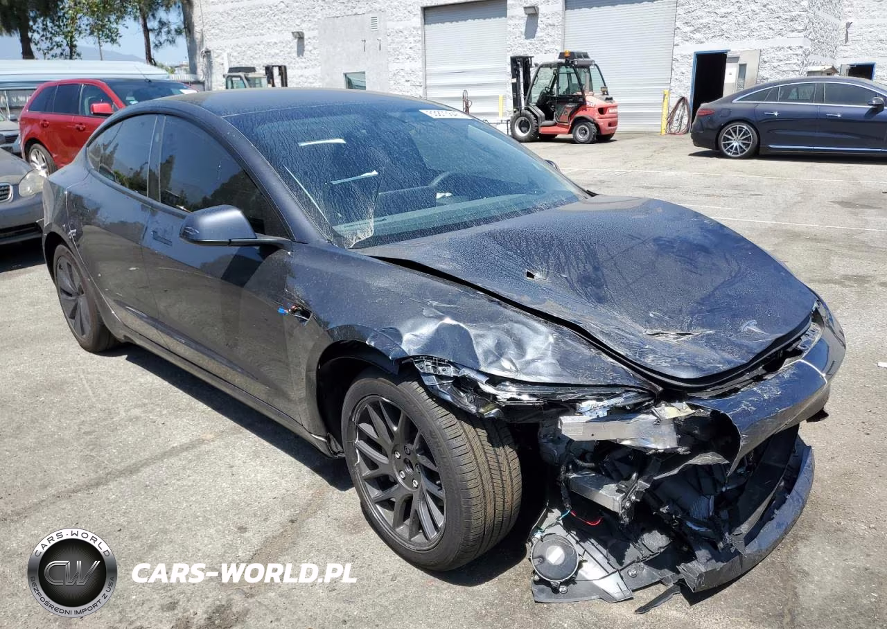 2025 Tesla Model 3 VIN:5YJ3E1EA3SF974758 - 4