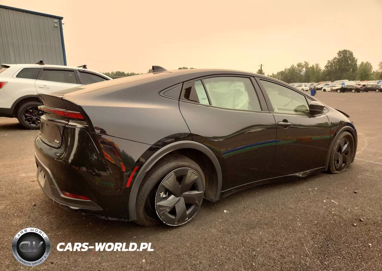 2025 Toyota Prius Le VIN:JTDACAAU1S3056954 - 3