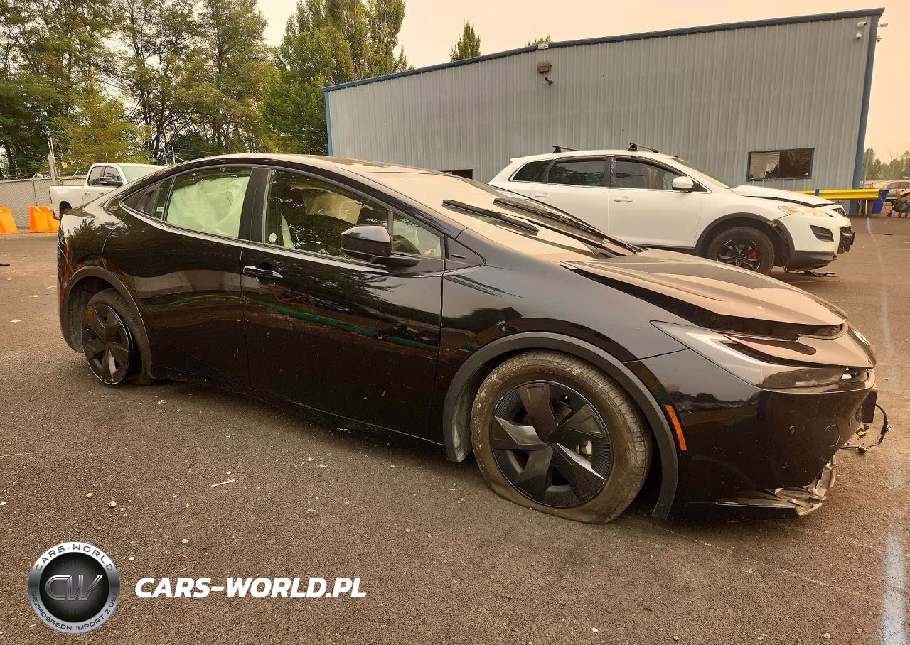 2025 Toyota Prius Le VIN:JTDACAAU1S3056954 - 4