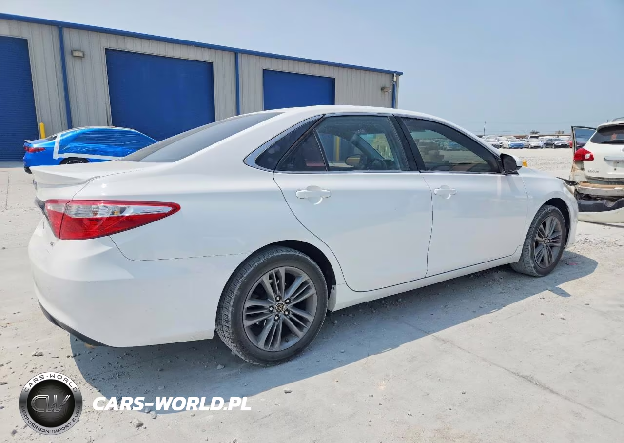 2015 Toyota Camry Se VIN:4T1BF1FKXFU934556 - 3