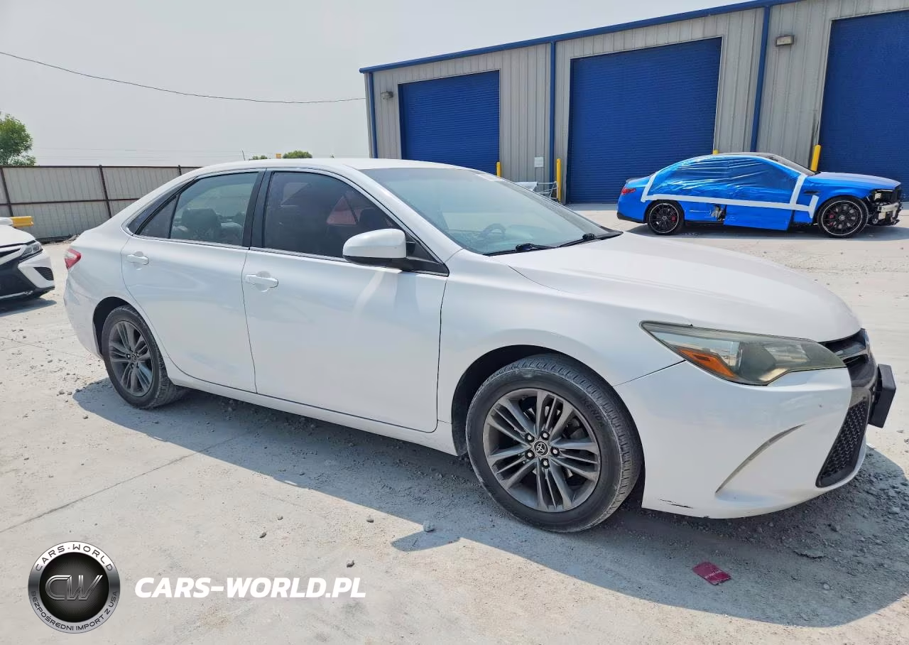 2015 Toyota Camry Se VIN:4T1BF1FKXFU934556 - 4