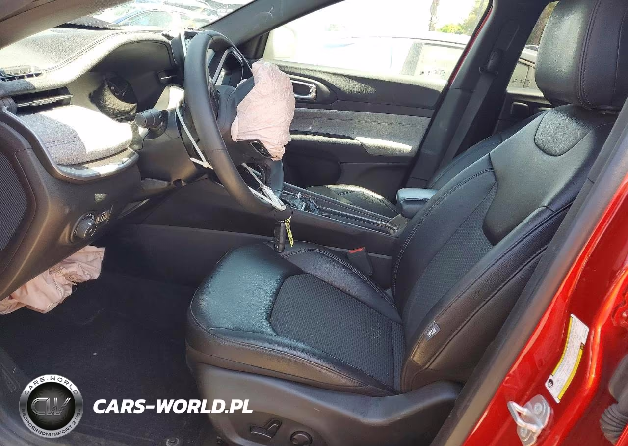 2025 Jeep Compass Latitude VIN:3C4NJDBN7ST546867 - 7