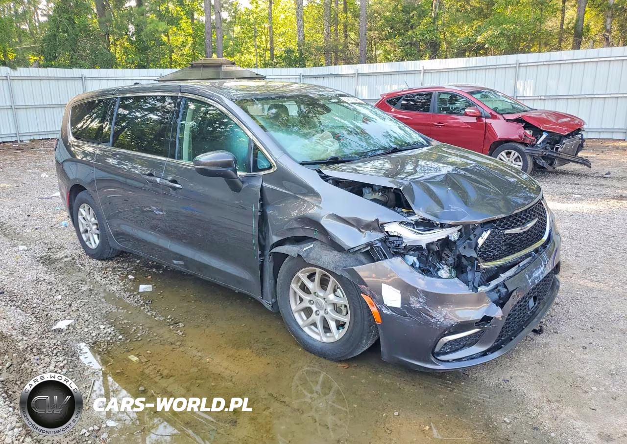 2023 Chrysler Pacifica Touring L VIN:2C4RC1BG7PR514622 - 4