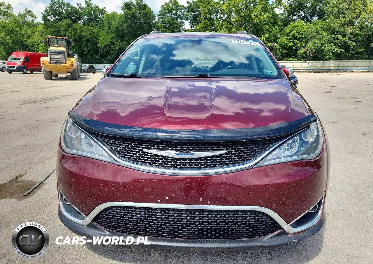 2018 Chrysler Pacifica Limited VIN:2C4RC1GG8JR170900 - 5