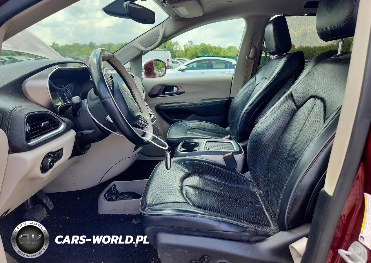 2018 Chrysler Pacifica Limited VIN:2C4RC1GG8JR170900 - 7