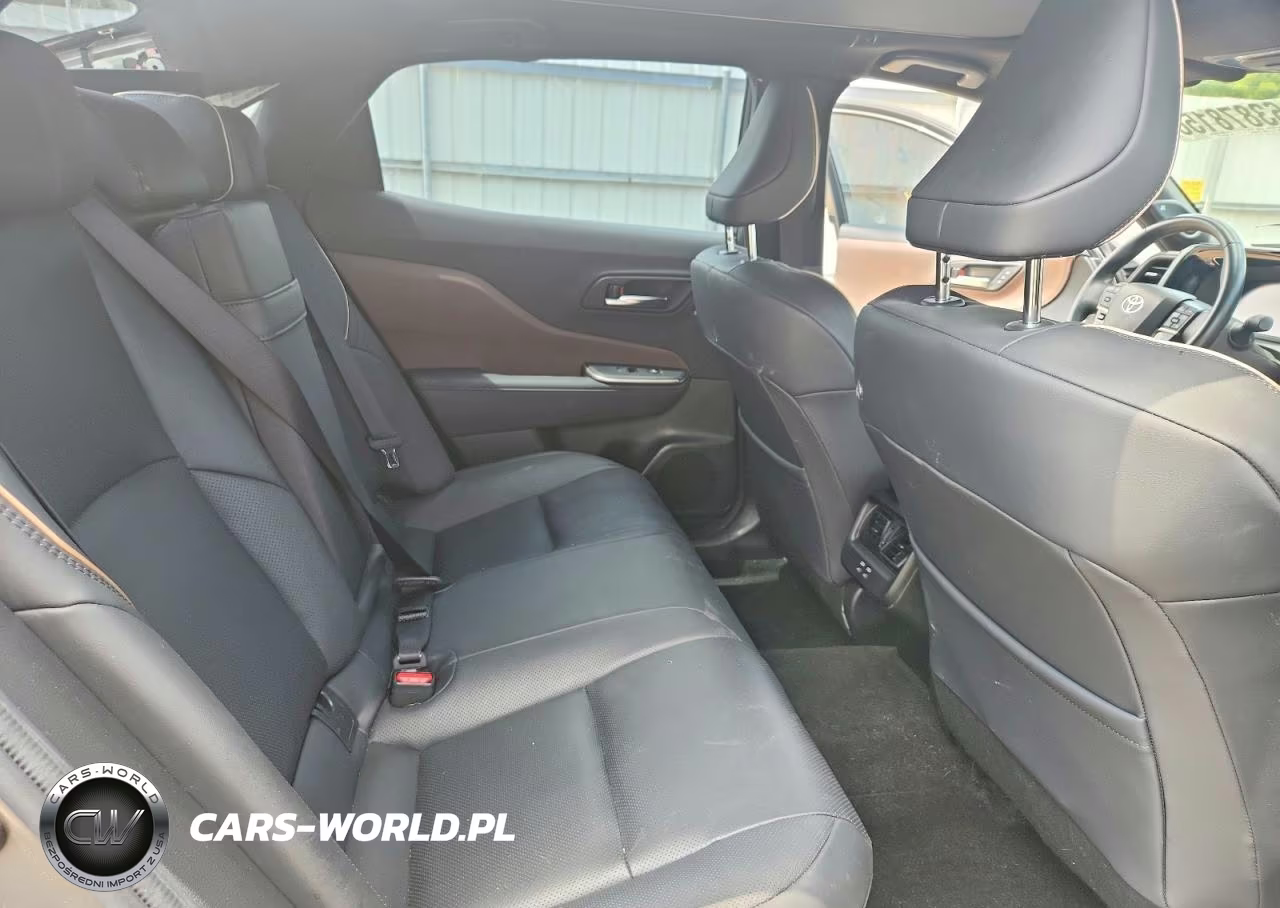 2023 Toyota Crown Limited VIN:JTDAAAAF3P3002750 - 10