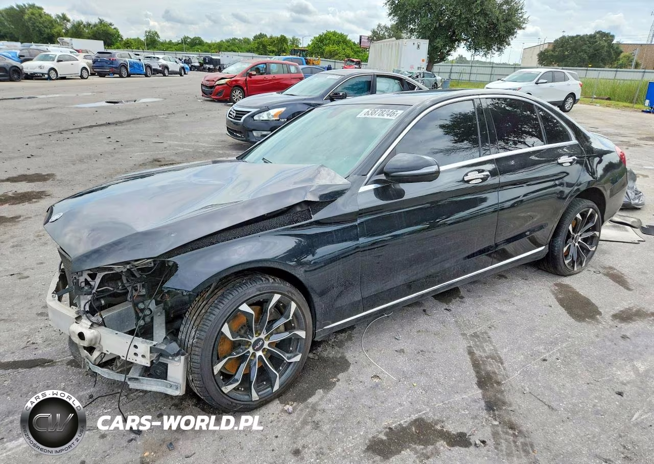 2016 Mercedes-Benz C 300 – zdjęcie 1 z 12