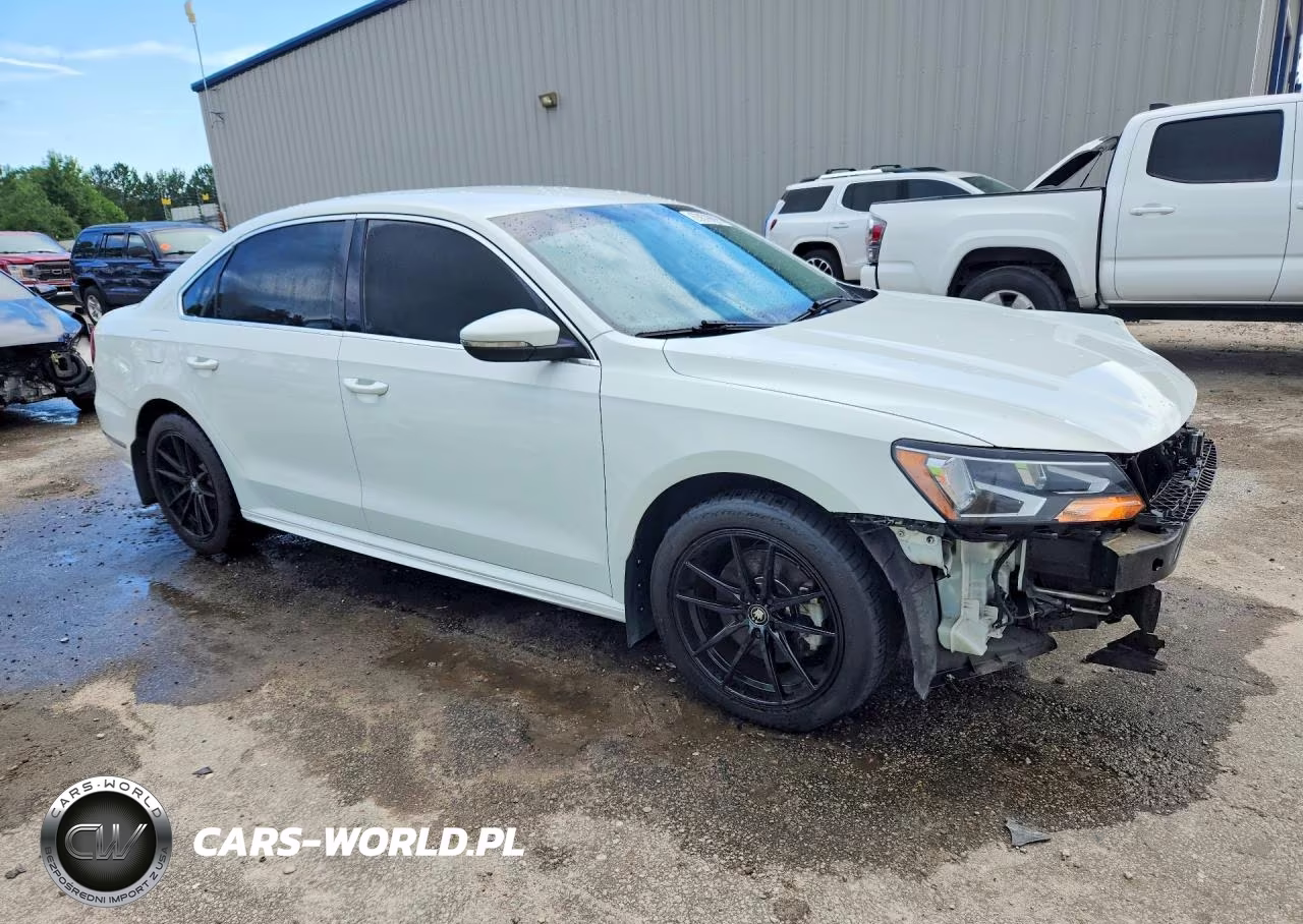 2017 Volkswagen Passat R-Line VIN:1VWDT7A39HC004095 - 4