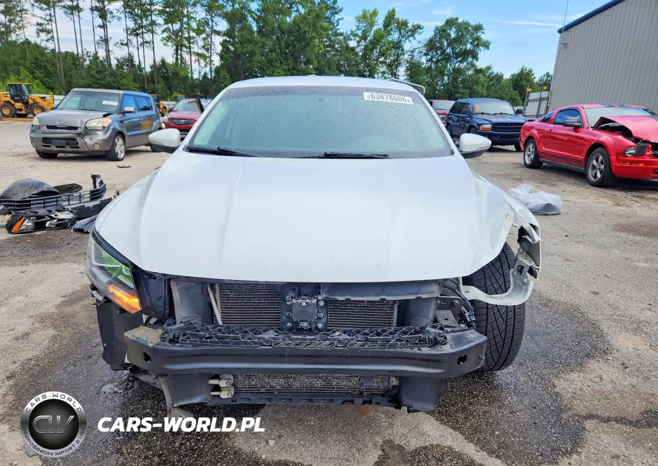 2017 Volkswagen Passat R-Line VIN:1VWDT7A39HC004095 - 5