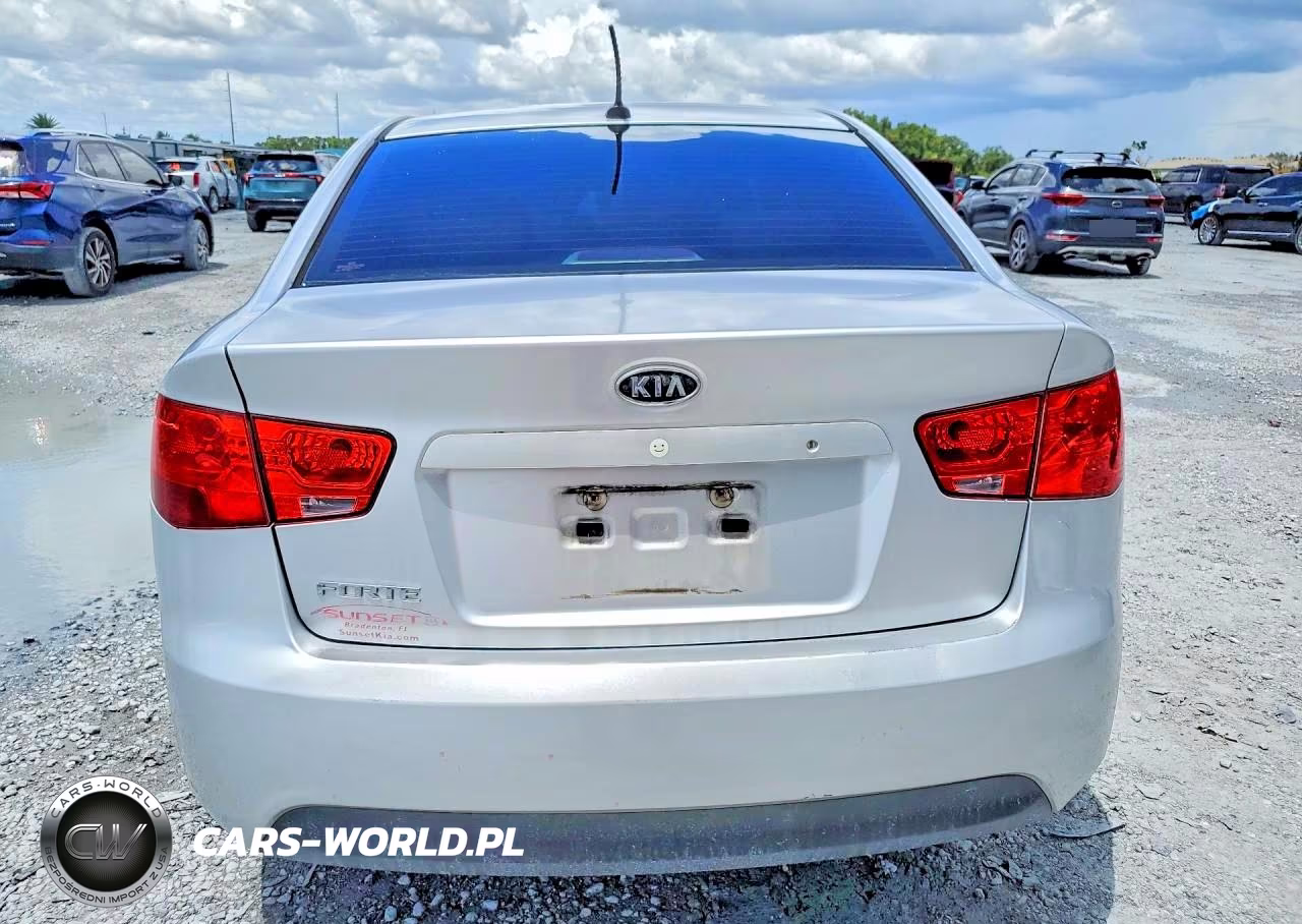 2010 Kia Forte Lx VIN:KNAFT4A23A5186711 - 6