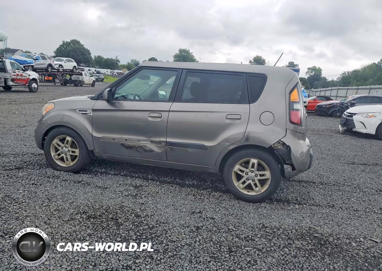 2010 Kia Soul + VIN:KNDJT2A22A7170652 - 2