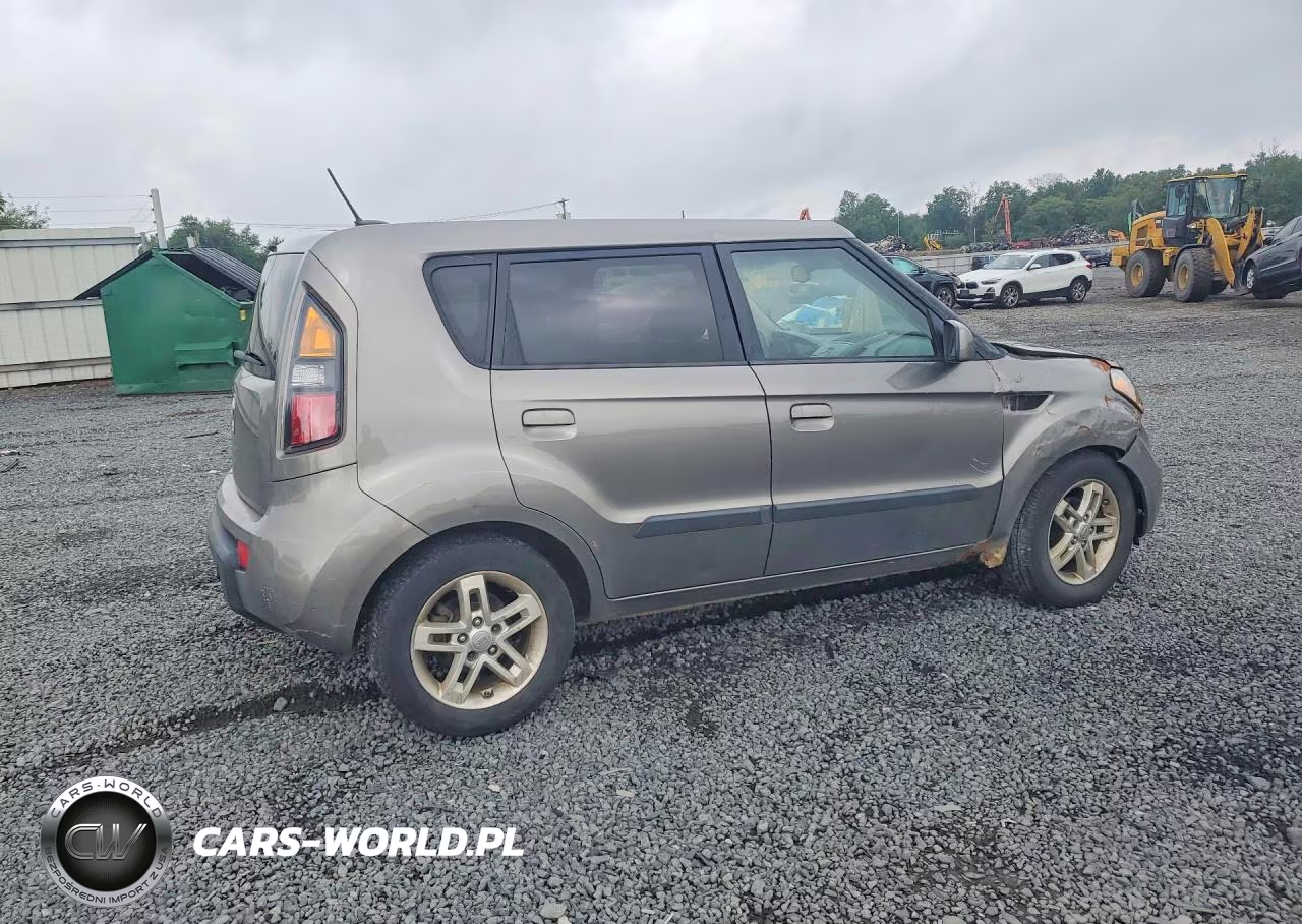 2010 Kia Soul + VIN:KNDJT2A22A7170652 - 3