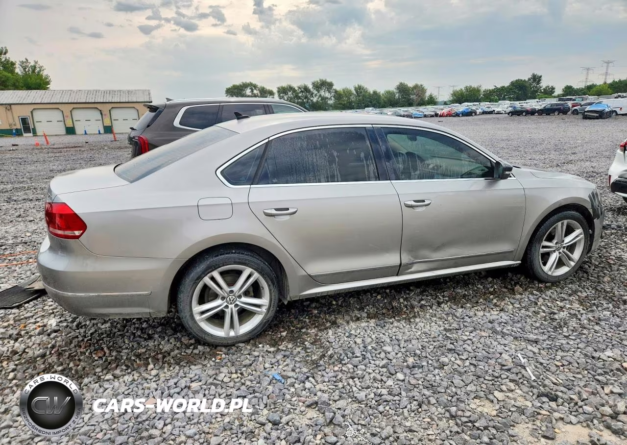 2013 Volkswagen Passat Se VIN:1VWBN7A37DC112002 - 3