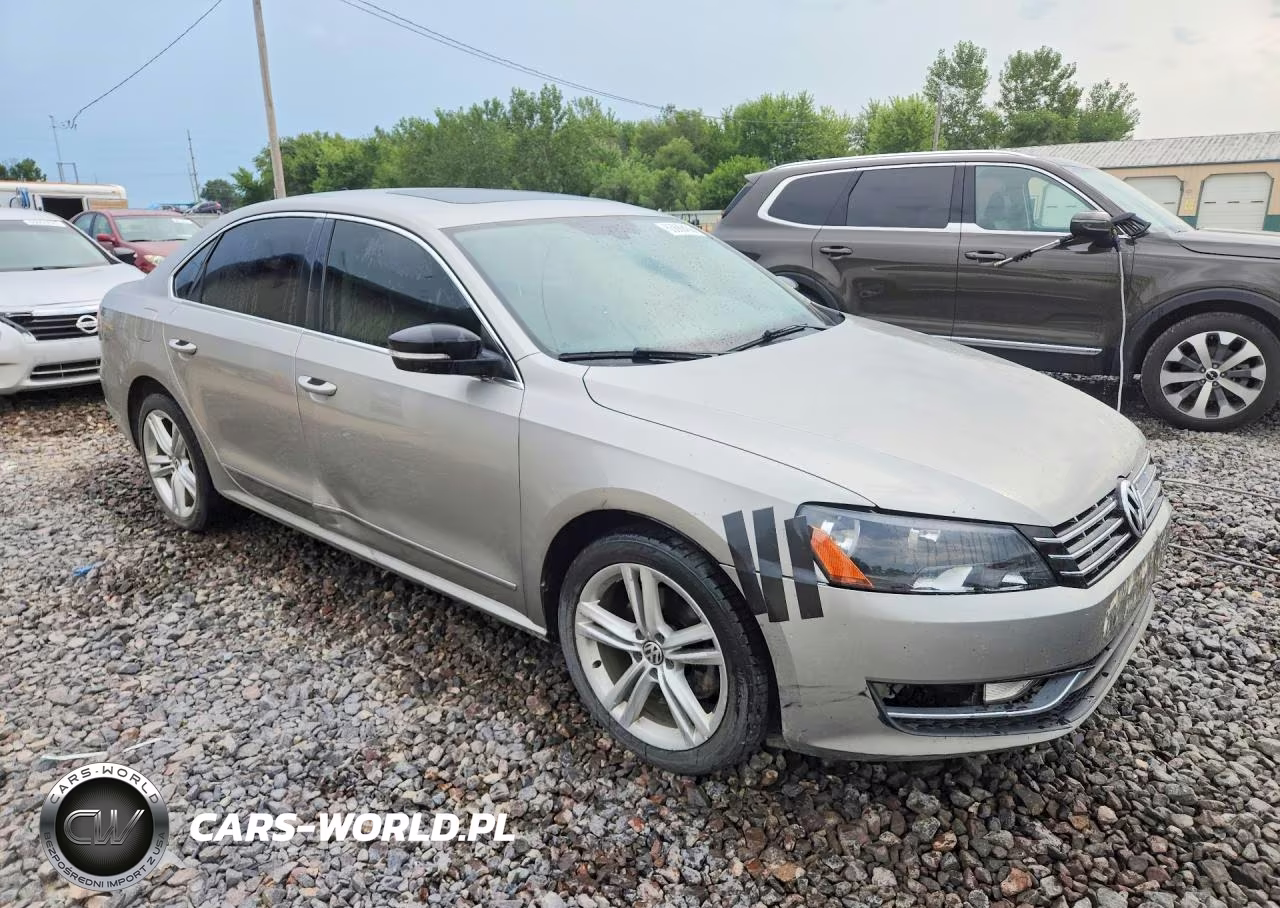 2013 Volkswagen Passat Se VIN:1VWBN7A37DC112002 - 4