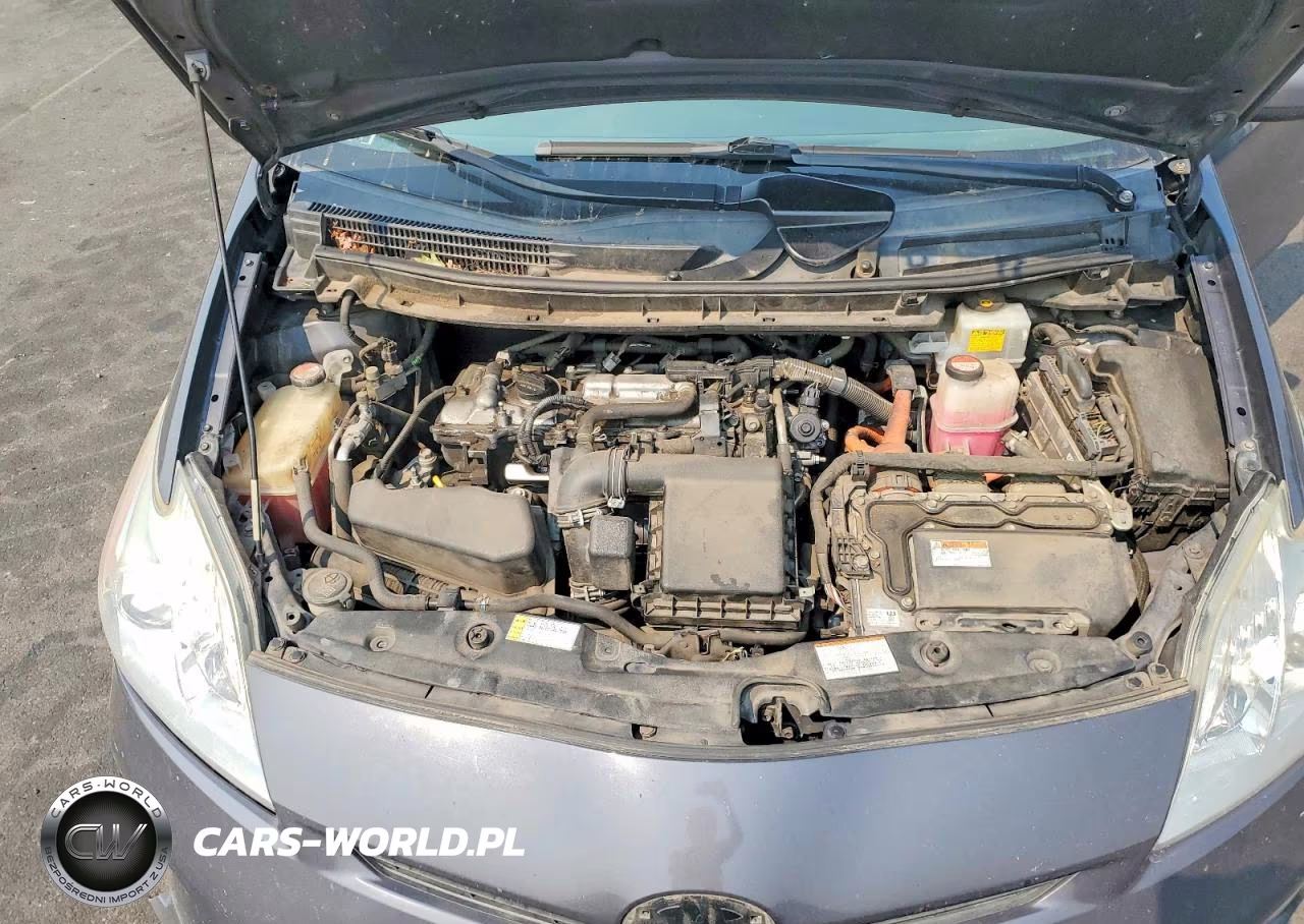 2015 Toyota Prius Two VIN:JTDKN3DU1F0479630 - 11