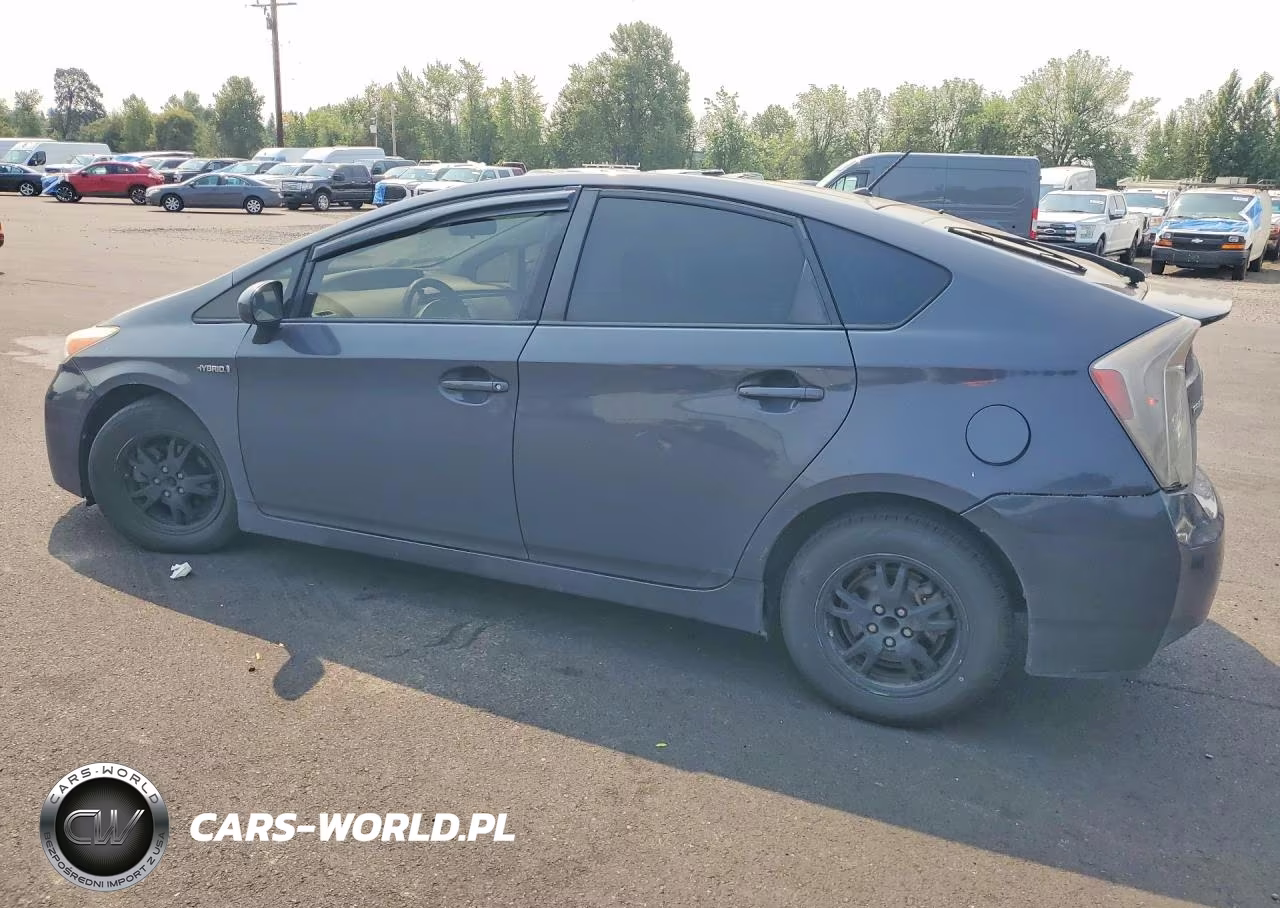 2015 Toyota Prius Two VIN:JTDKN3DU1F0479630 - 2