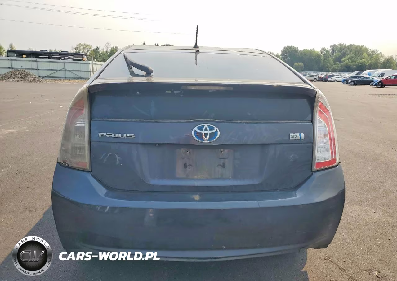 2015 Toyota Prius Two VIN:JTDKN3DU1F0479630 - 6