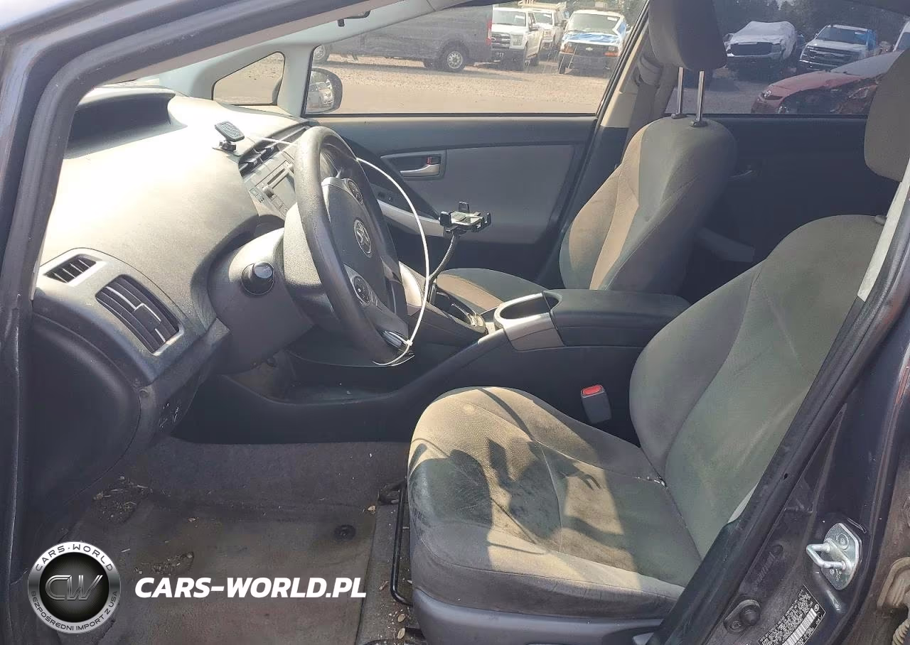 2015 Toyota Prius Two VIN:JTDKN3DU1F0479630 - 7