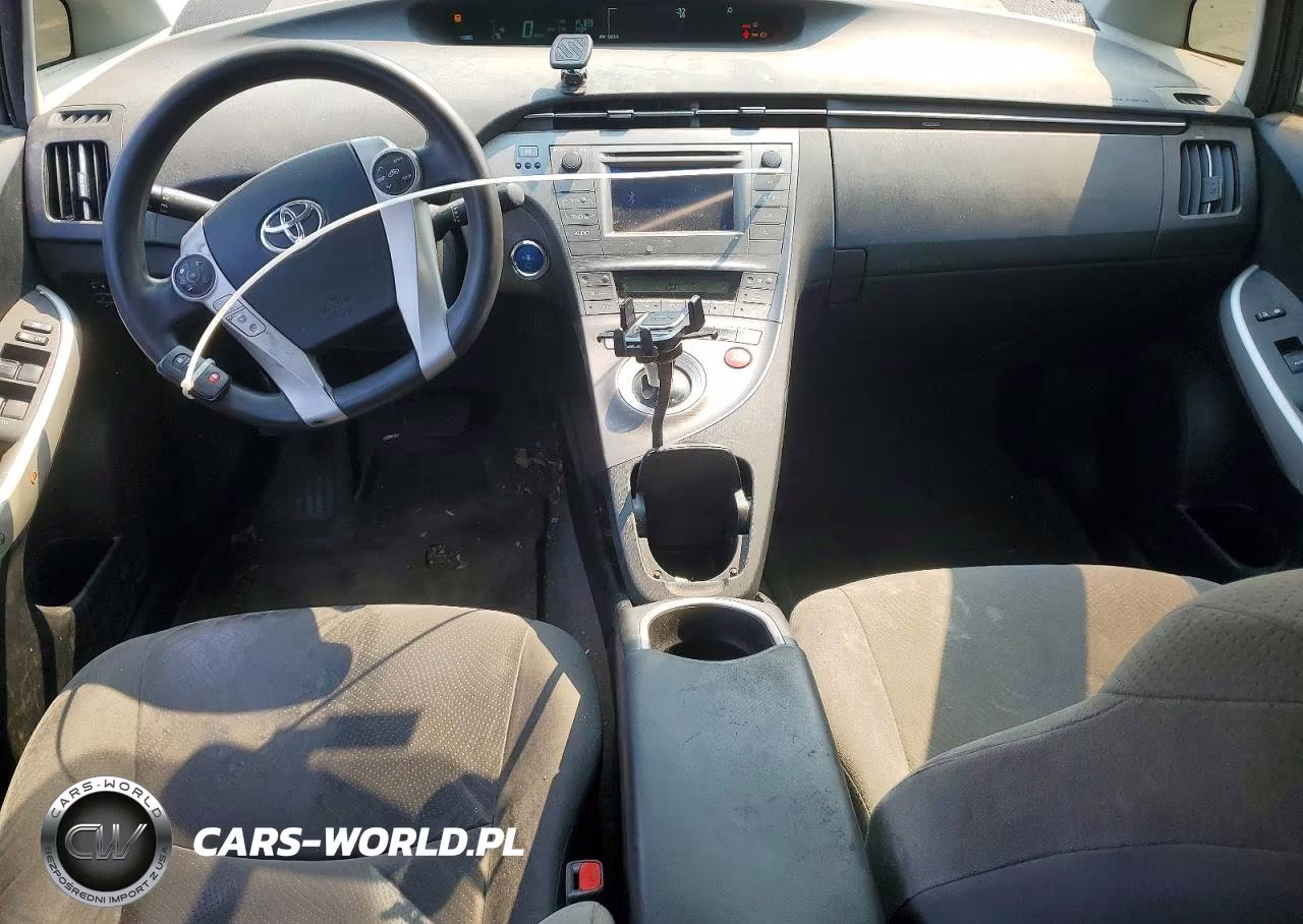 2015 Toyota Prius Two VIN:JTDKN3DU1F0479630 - 8