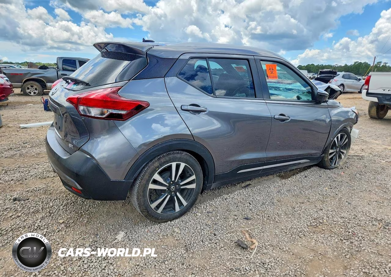 2018 Nissan Kicks Sr VIN:3N1CP5CU9JL545125 - 3