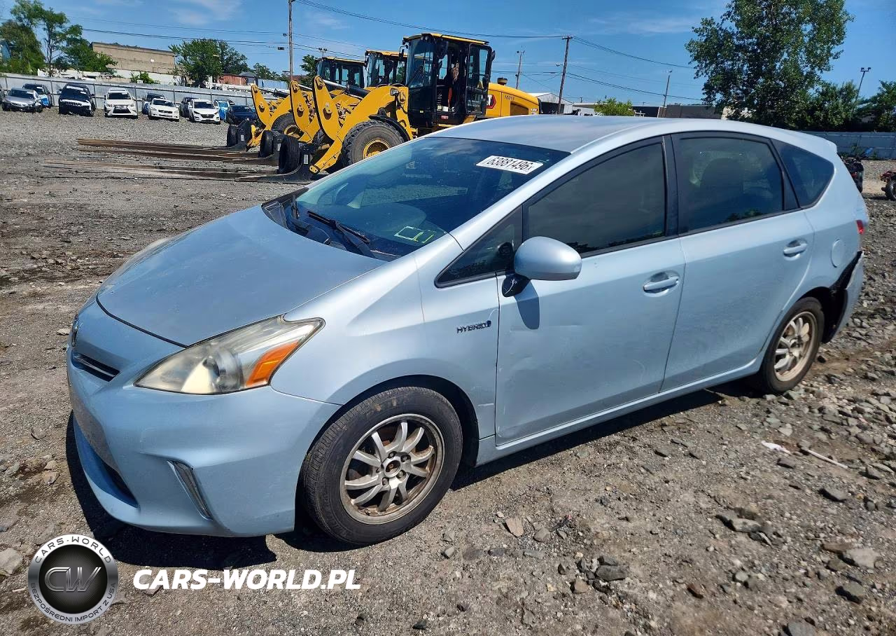 2013 Toyota Prius V Three – zdjęcie 1 z 12