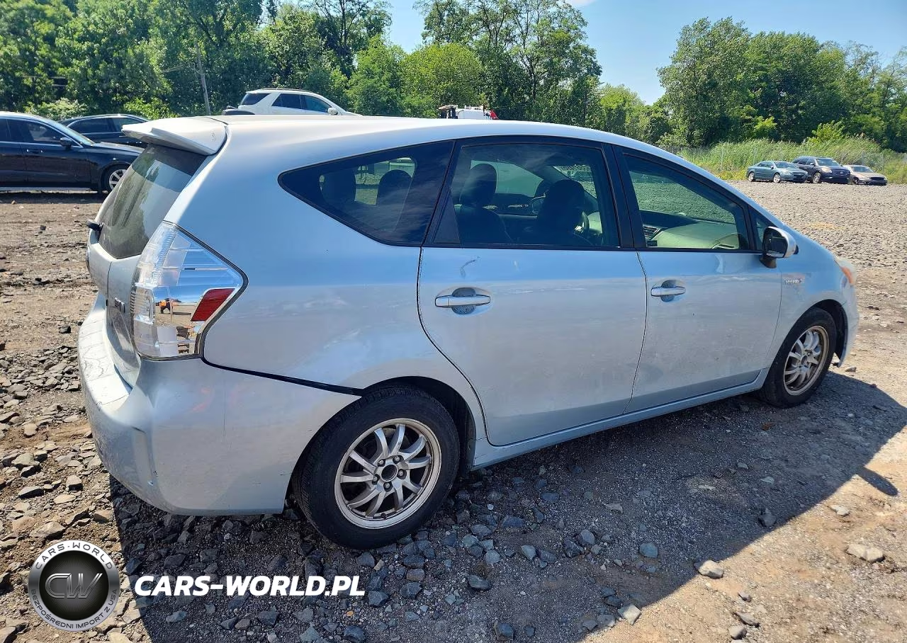 2013 Toyota Prius V Three VIN:JTDZN3EU0D3278195 - 3