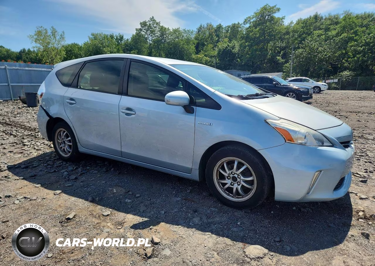 2013 Toyota Prius V Three VIN:JTDZN3EU0D3278195 - 4