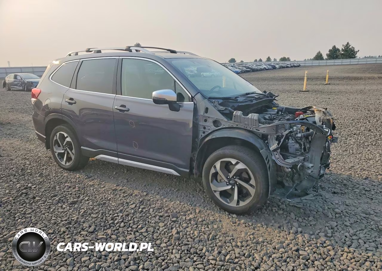 2022 Subaru Forester Touring VIN:JF2SKARC7NH426672 - 4