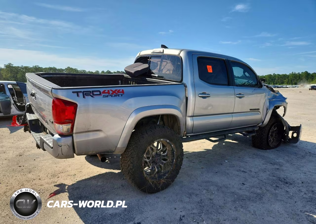 2017 Toyota Tacoma Trd Sport VIN:3TMCZ5AN8HM061857 - 3
