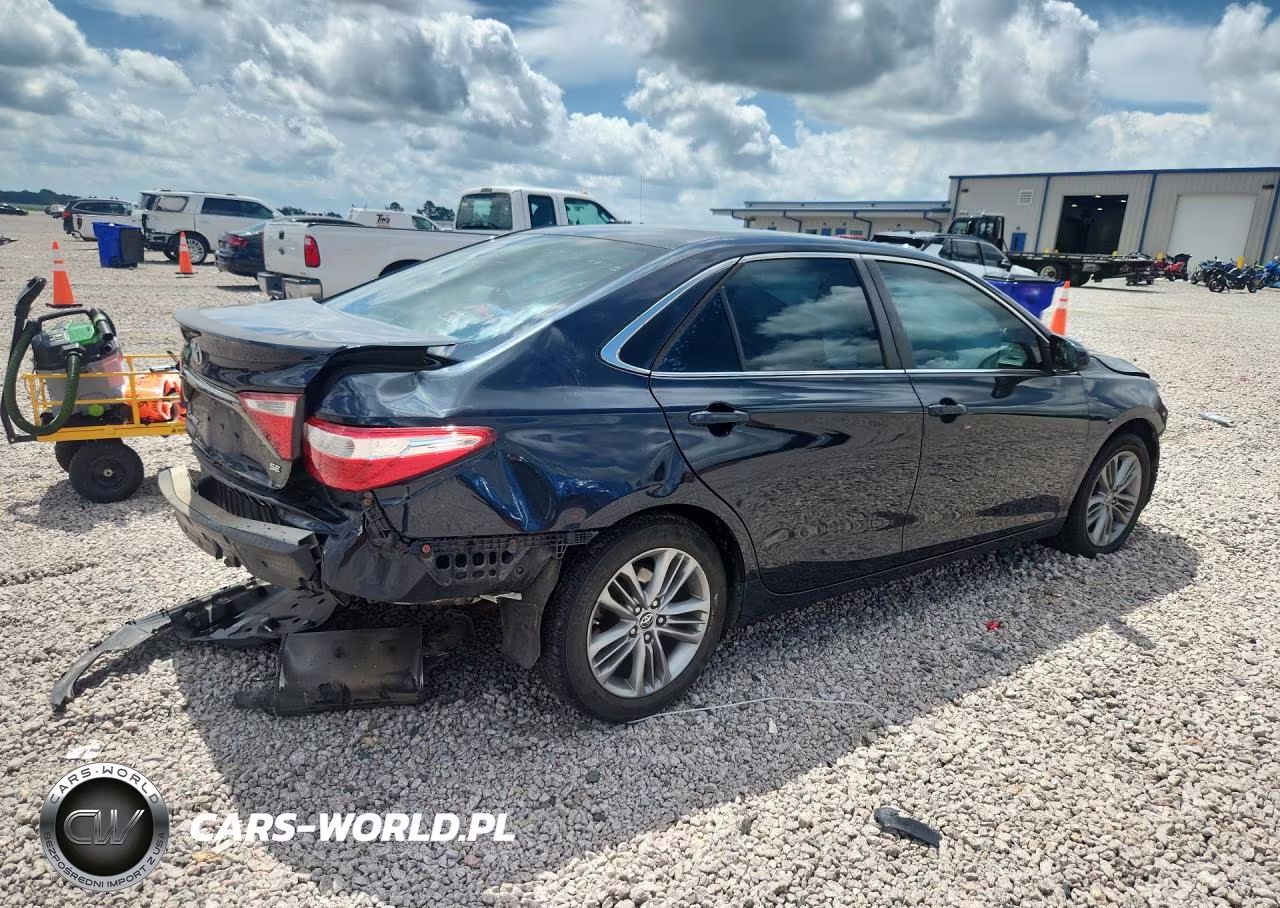2015 Toyota Camry Se VIN:4T1BF1FK3FU002814 - 3