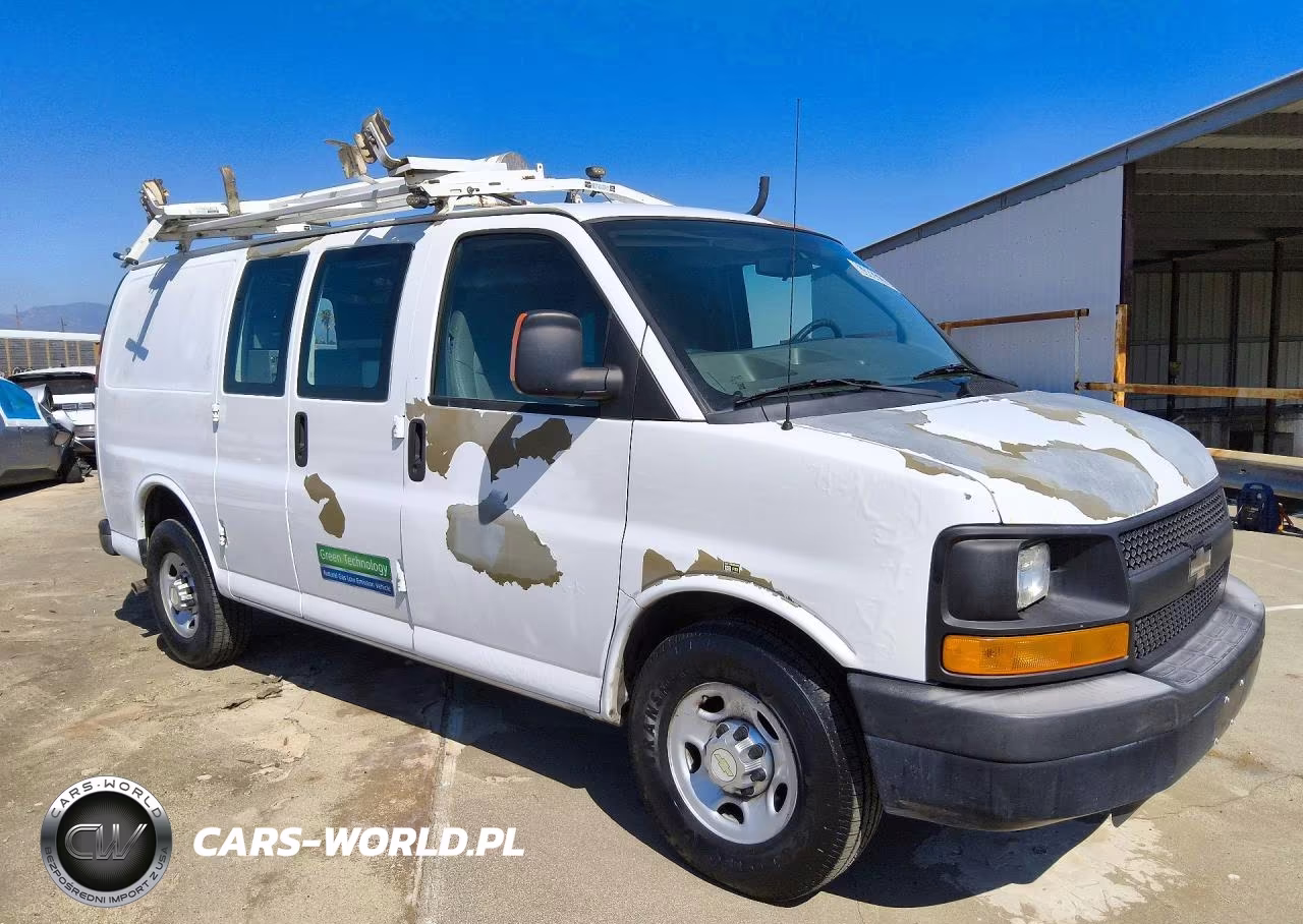 2012 Chevrolet Express G2500 VIN:1GCWGFCB6C1107655 - 4