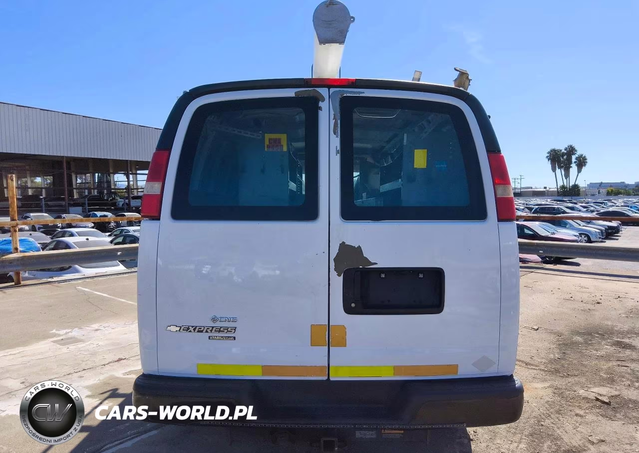 2012 Chevrolet Express G2500 VIN:1GCWGFCB6C1107655 - 6