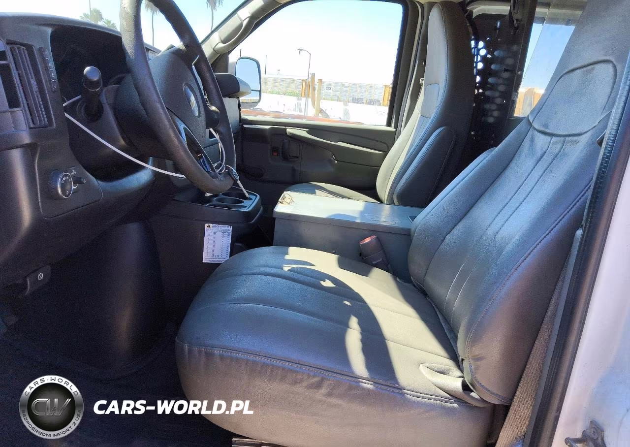 2012 Chevrolet Express G2500 VIN:1GCWGFCB6C1107655 - 7