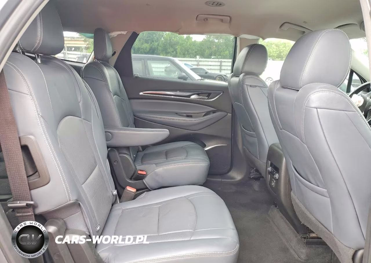 2018 Buick Enclave Essence VIN:5GAERBKW9JJ283746 - 11