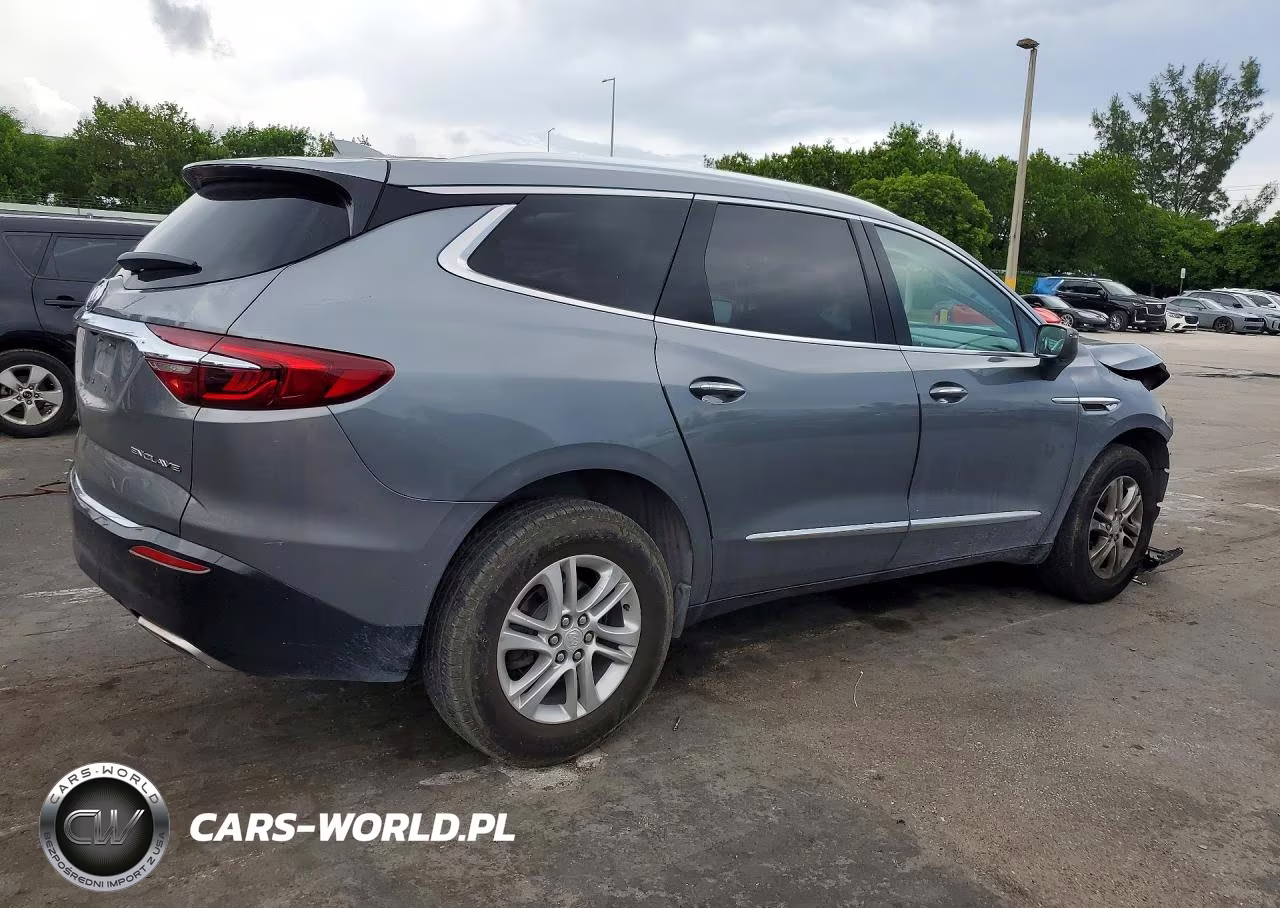 2018 Buick Enclave Essence VIN:5GAERBKW9JJ283746 - 3