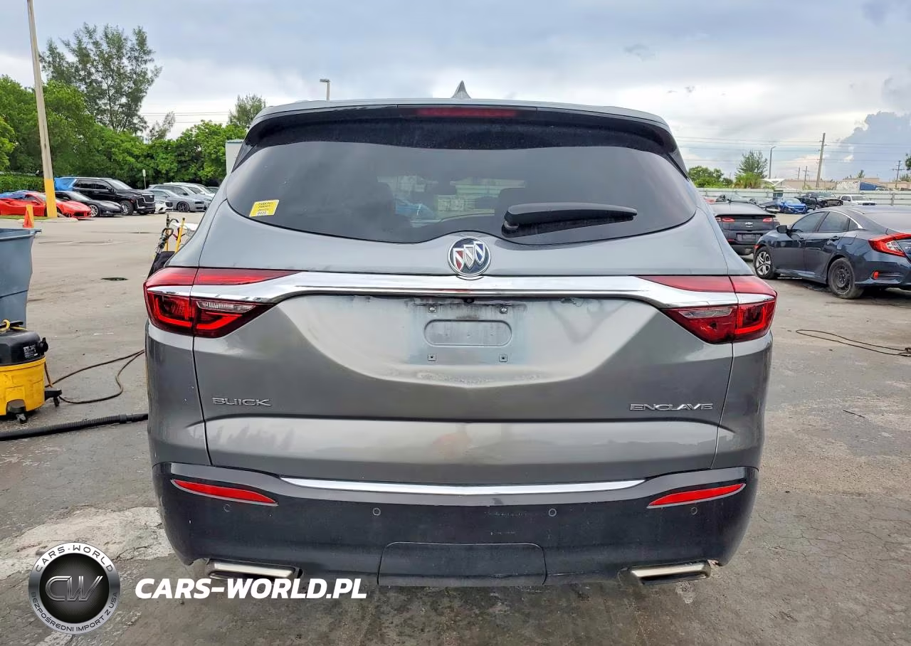 2018 Buick Enclave Essence VIN:5GAERBKW9JJ283746 - 6