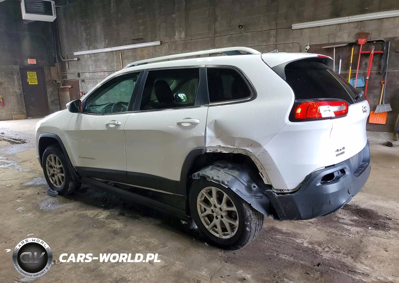 2016 Jeep Cherokee Latitude VIN:1C4PJMCB6GW103057 - 2