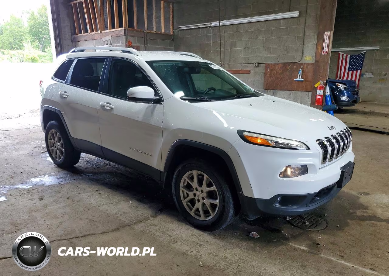 2016 Jeep Cherokee Latitude VIN:1C4PJMCB6GW103057 - 4
