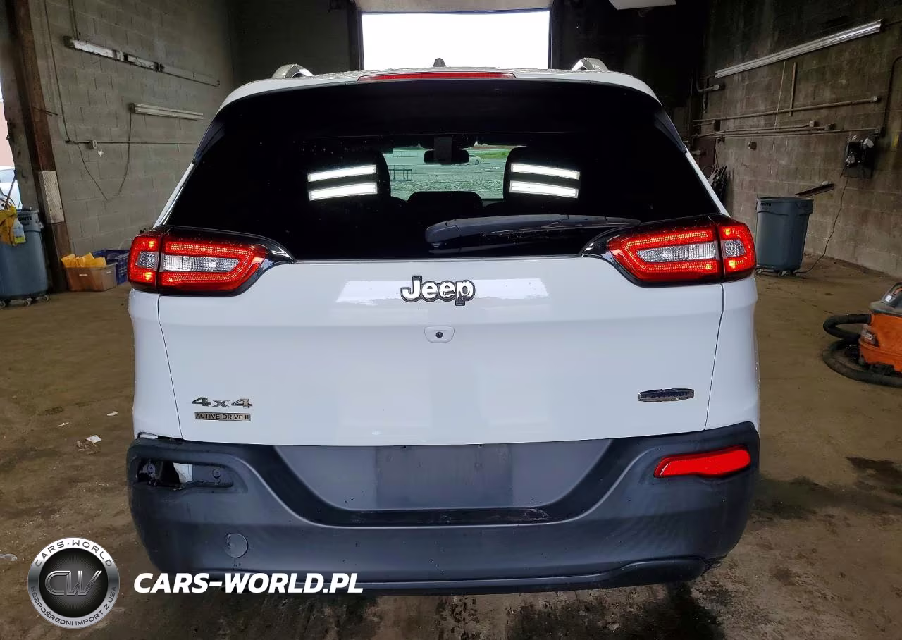 2016 Jeep Cherokee Latitude VIN:1C4PJMCB6GW103057 - 6