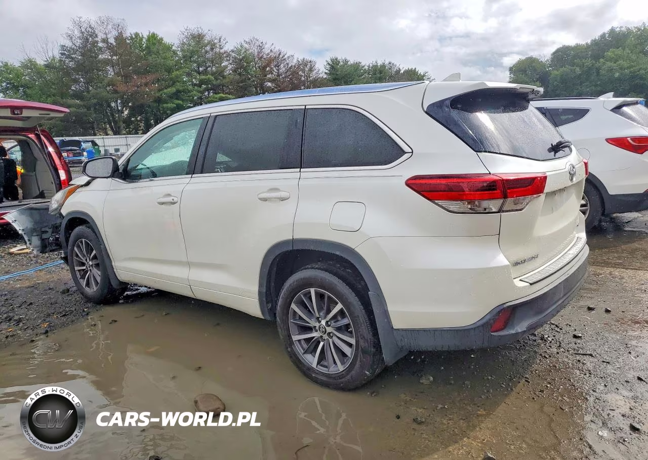 2018 Toyota Highlander Xle VIN:5TDJZRFH3JS872991 - 2