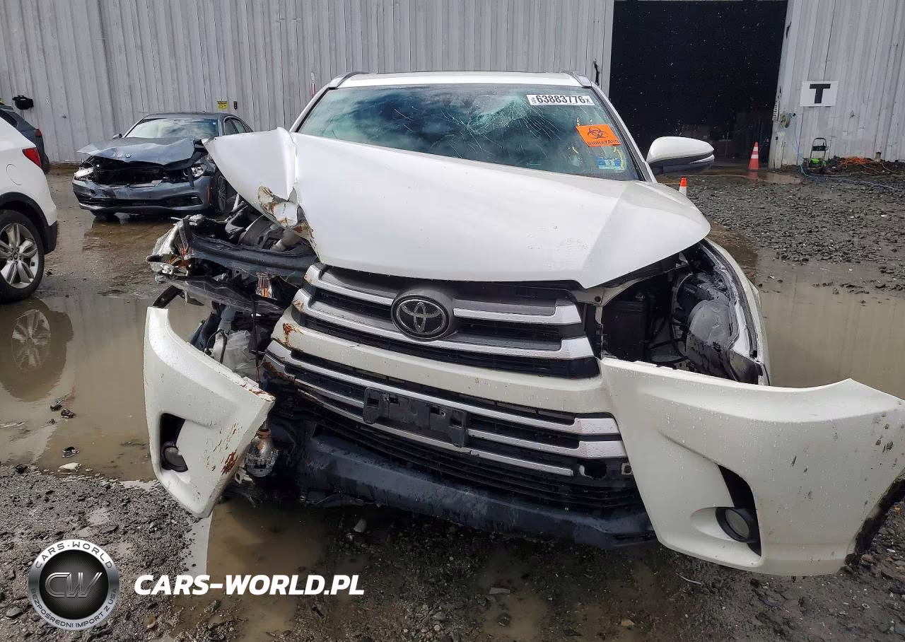 2018 Toyota Highlander Xle VIN:5TDJZRFH3JS872991 - 5
