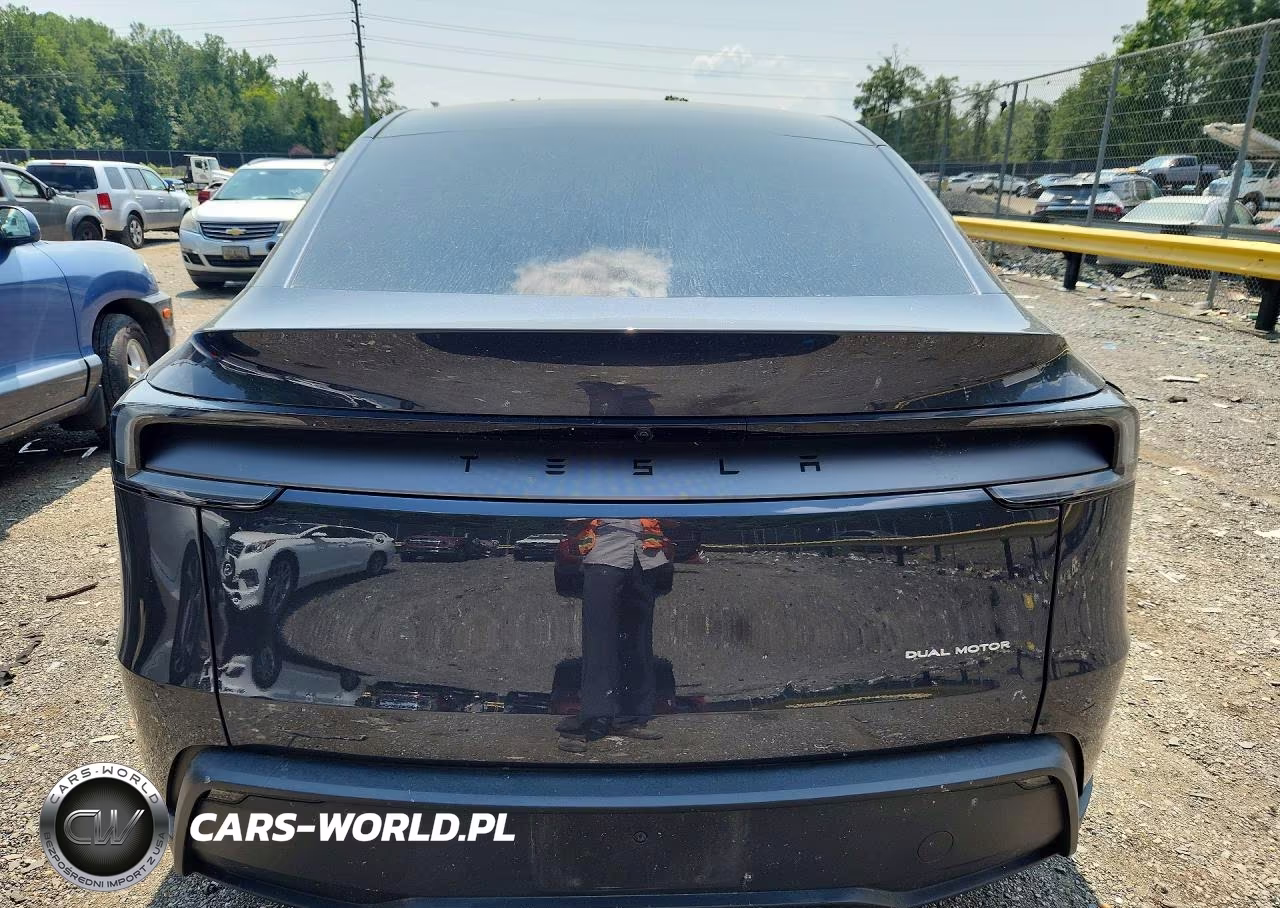 2026 Tesla Model Y VIN:7SAYGDEE9TA491765 - 6