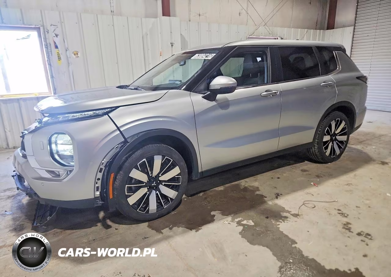 2025 Mitsubishi Outlander Se – zdjęcie 1 z 13